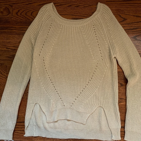 Sweater worn a few times - Picture 2 of 2